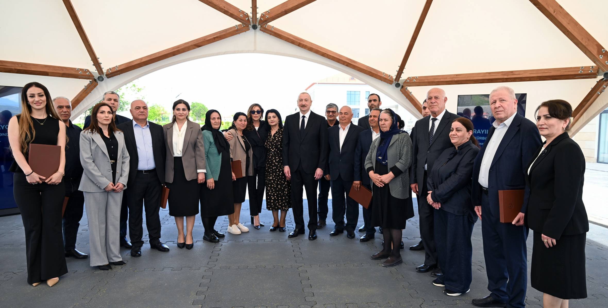 Ilham Aliyev and First Lady Mehriban Aliyeva met with residents moving to Shukurbeyli village in Jabrayil district
